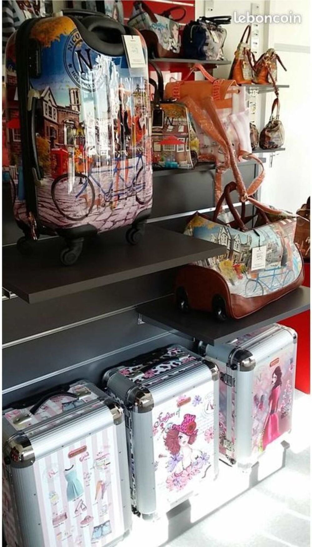 Stock sacs a mains , bagageries. 100% NEUF Maroquinerie