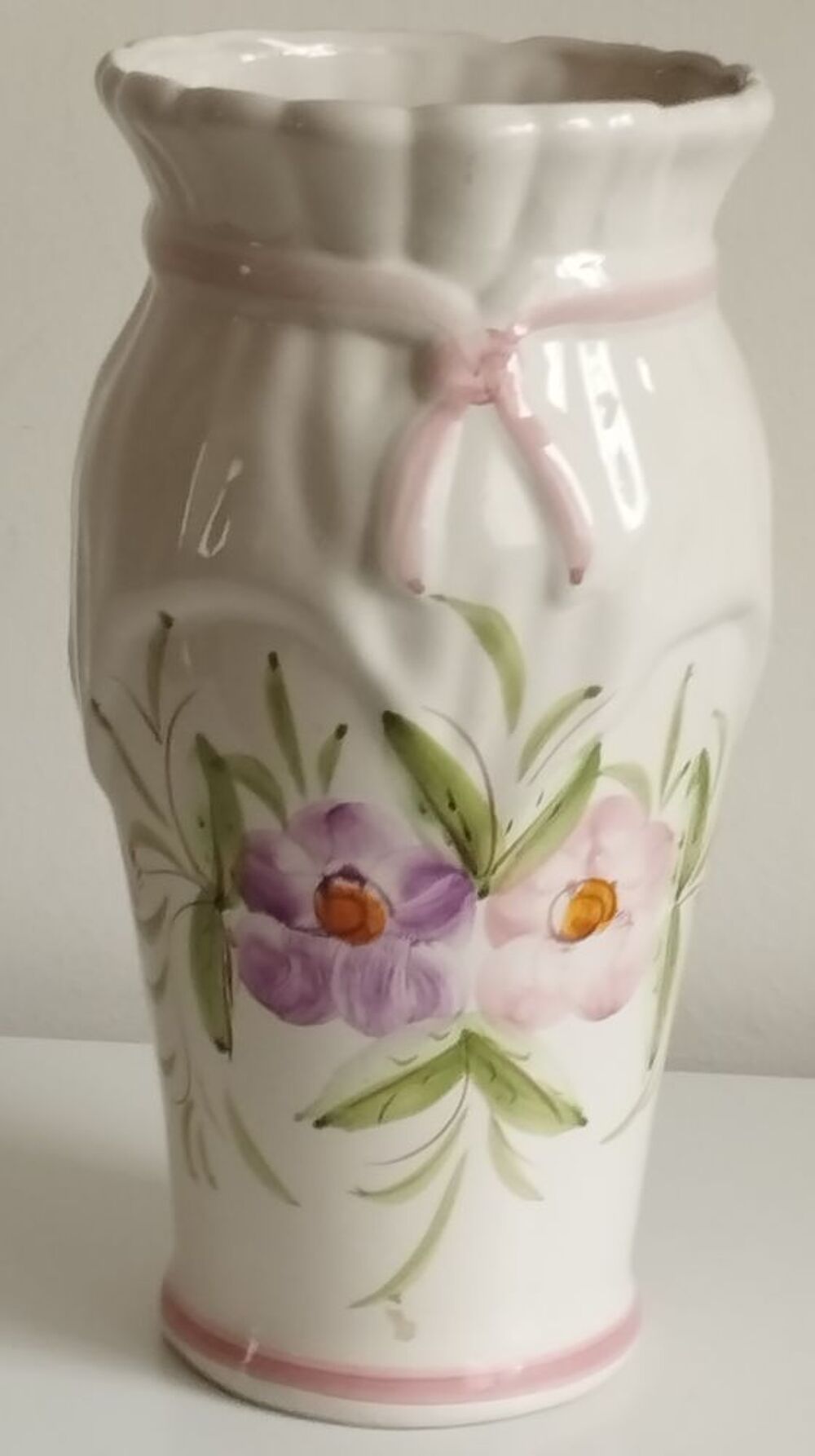 Vase blanc rose printanier Décoration