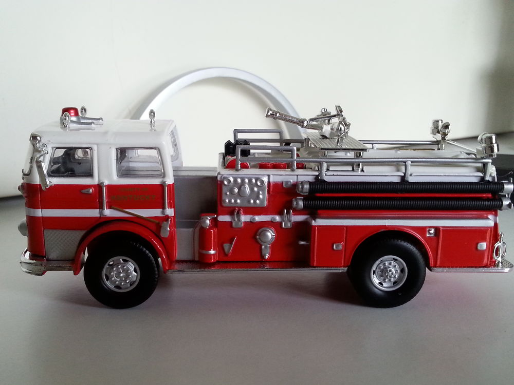 VOITURES MINIATURES - LOT N&deg; 7

