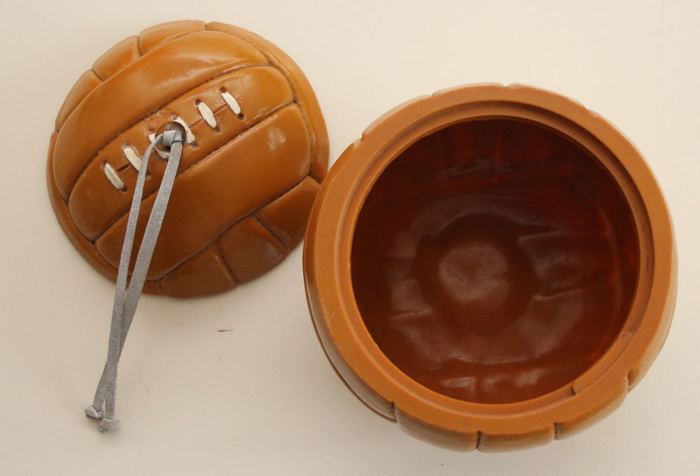 Bac a gla&ccedil;ons - vide poche ballon de foot vintage 70 Décoration