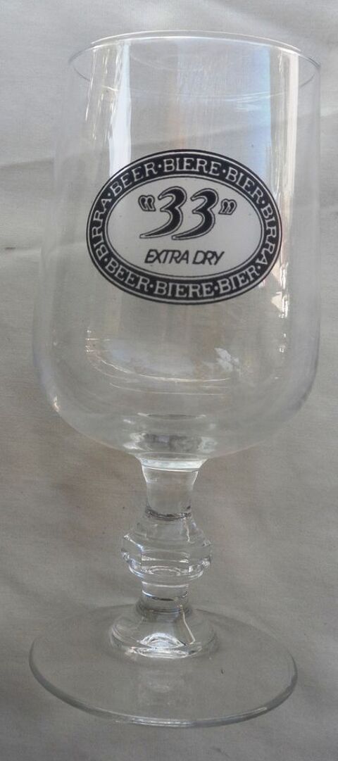 Verre à bière à pied haut 33 extra Dry neuf vintage 8 Castries (34)