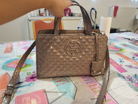 Sac guess 65 Pont--Marcq (59)