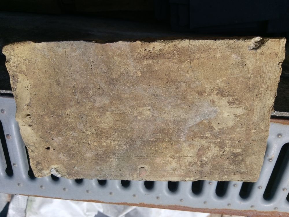 Tuiles et fa&icirc;ti&egrave;res anciennes Bricolage