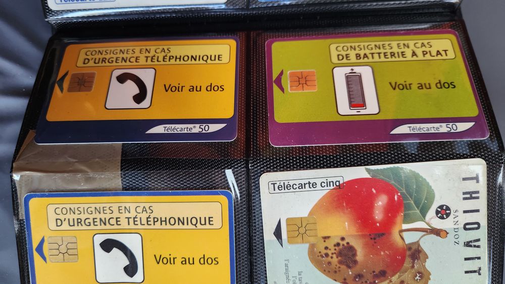 Lot de 4 t&eacute;l&eacute;cartes 