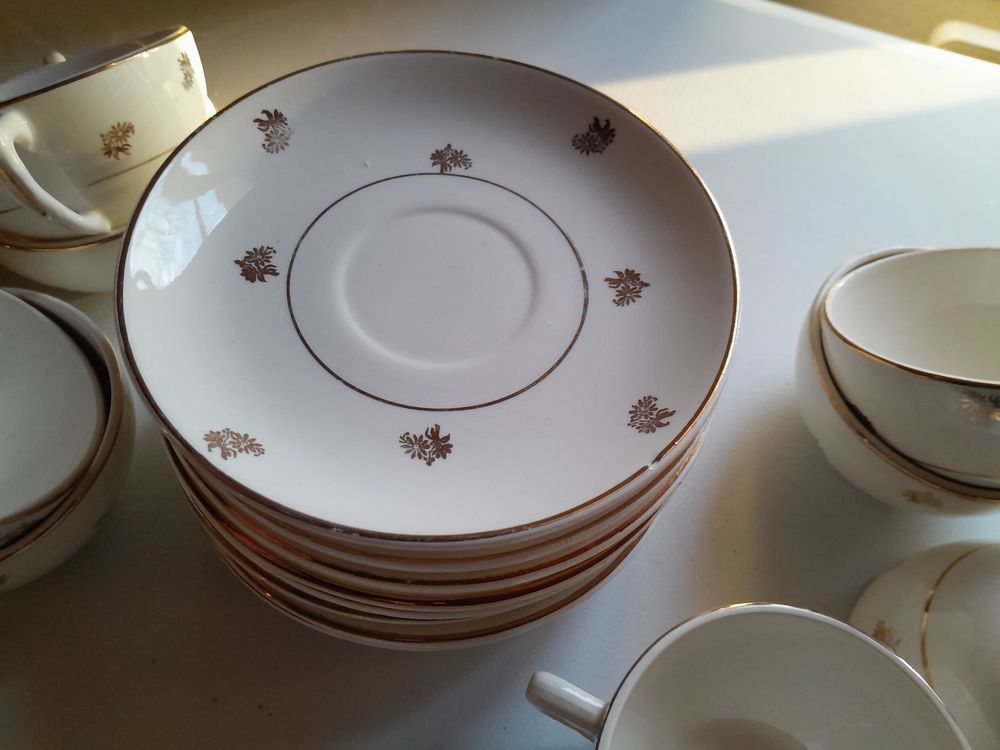 Service &agrave; caf&eacute; ancien 12 soucoupes + 10 tasses Décoration