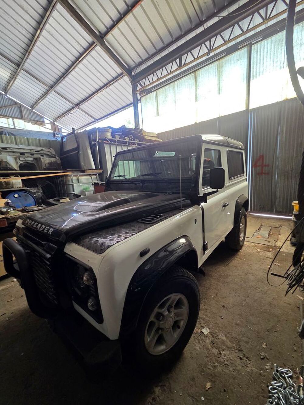 Defender 90 Station Wagon SE 2015 occasion 71600 Saint-L&eacute;ger-l&egrave;s-Paray