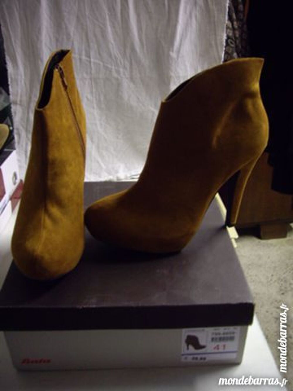 Bottines Camel pt 41(neuves, jamais port&eacute;es) Chaussures