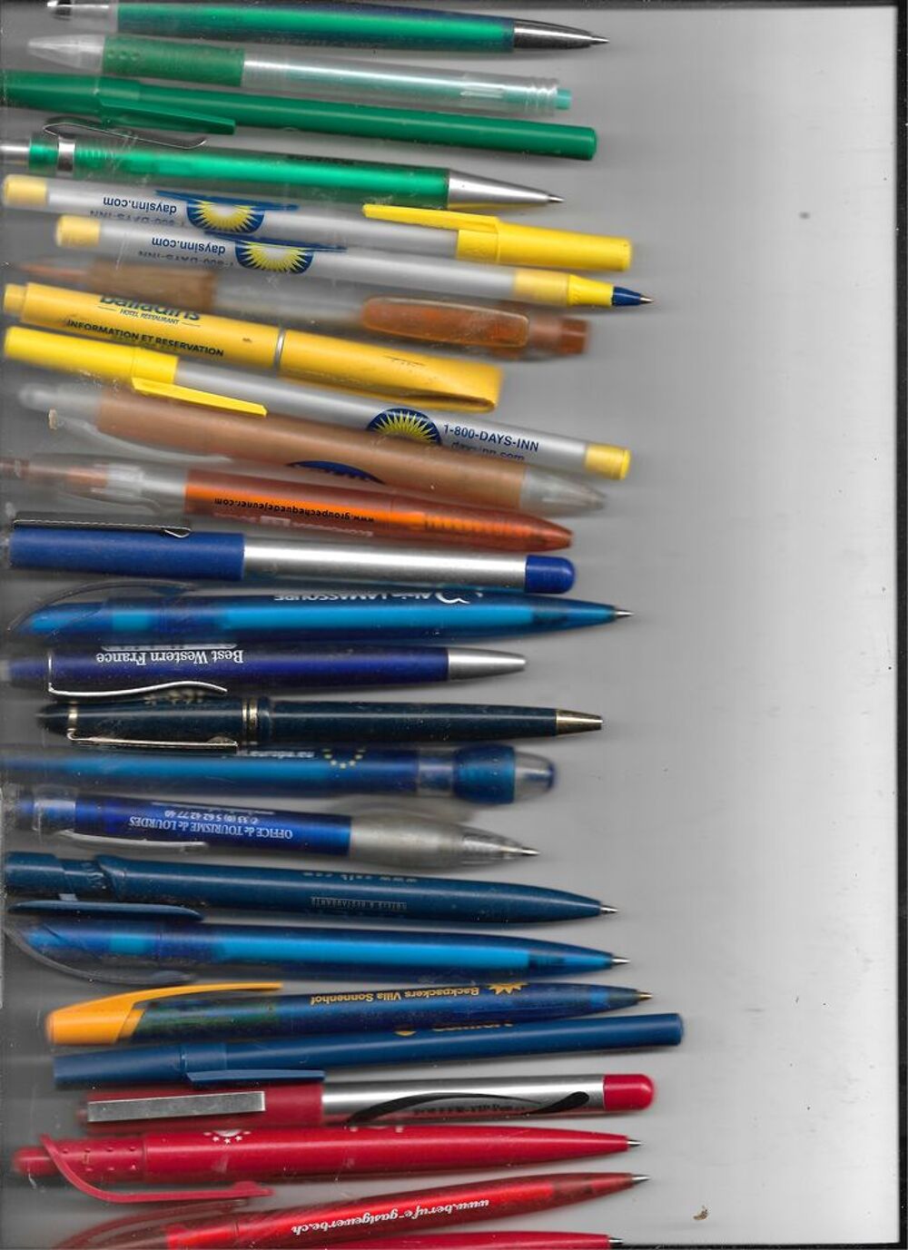 LOT DE 60 STYLOS/CRAYONS PUBLICITAIRE Décoration