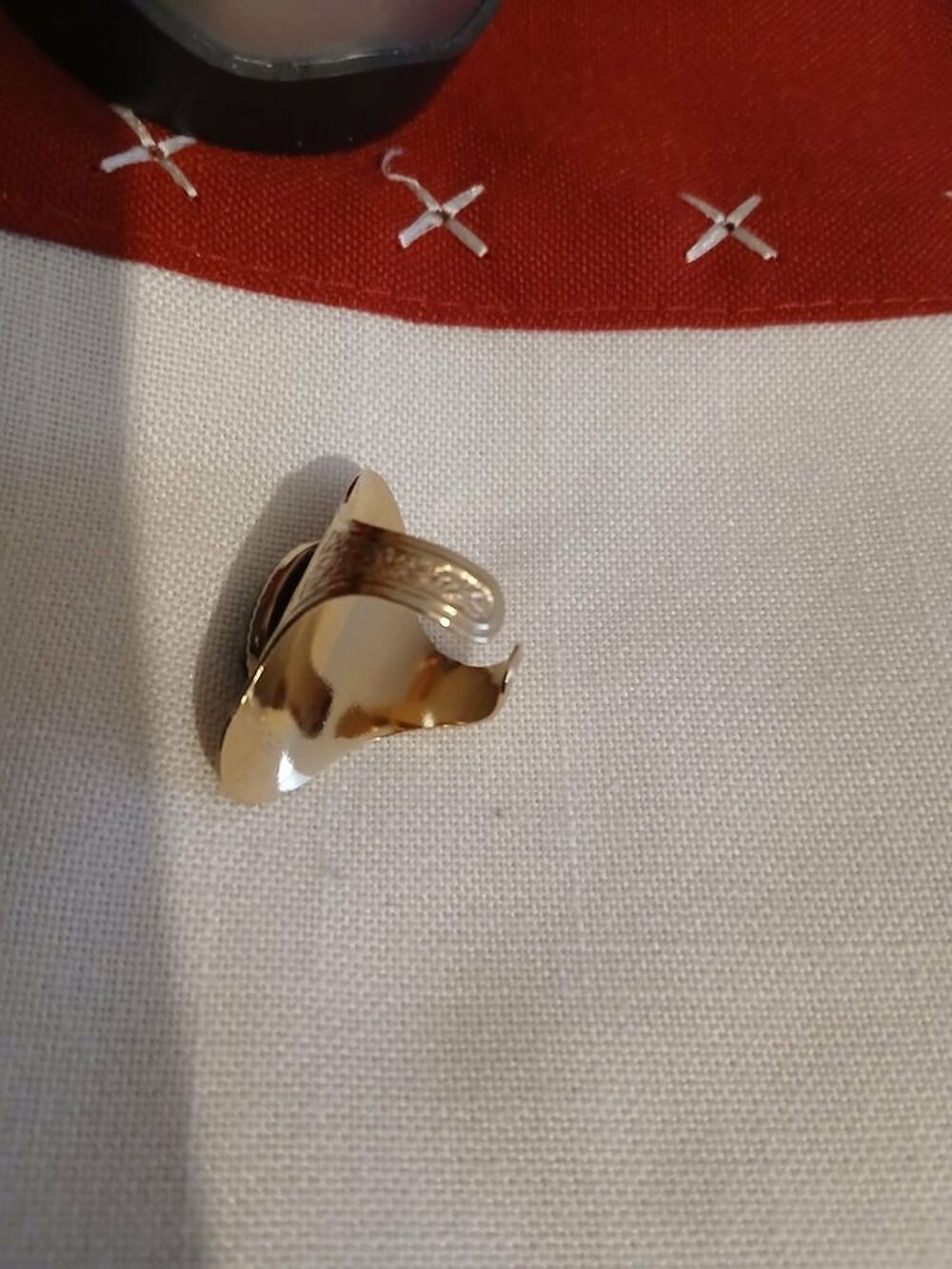  Deux magnifiques bagues neuves ovales avec pierre N&deg; 1444 Bijoux et montres