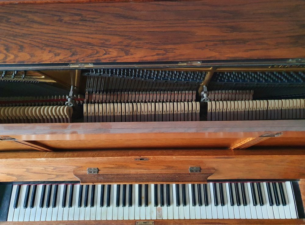 Piano droit viennois l-33 Ehrbar Instruments de musique