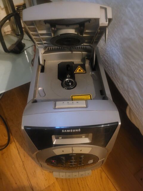 Chaine hifi de marque Samsung  30 Fr�jus (83)