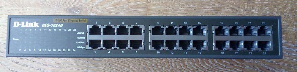 Switch TP-LINK 24 ports Fast Ethernet 10/100 Matériel informatique