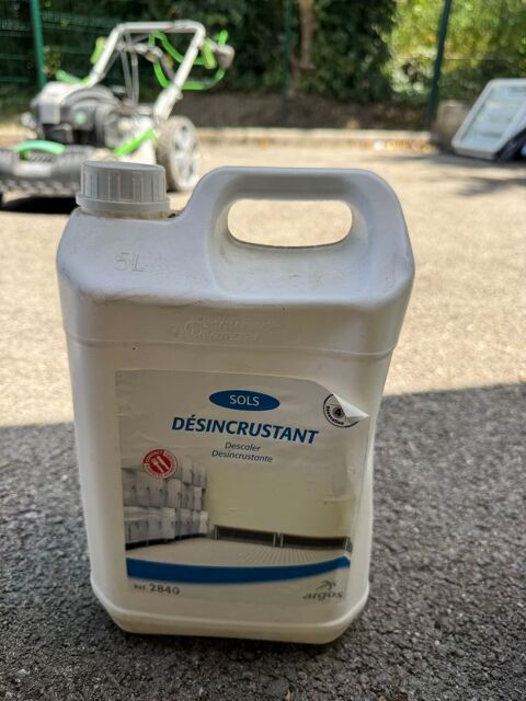 d&eacute;sincrustant de sols 15 69200 Vénissieux