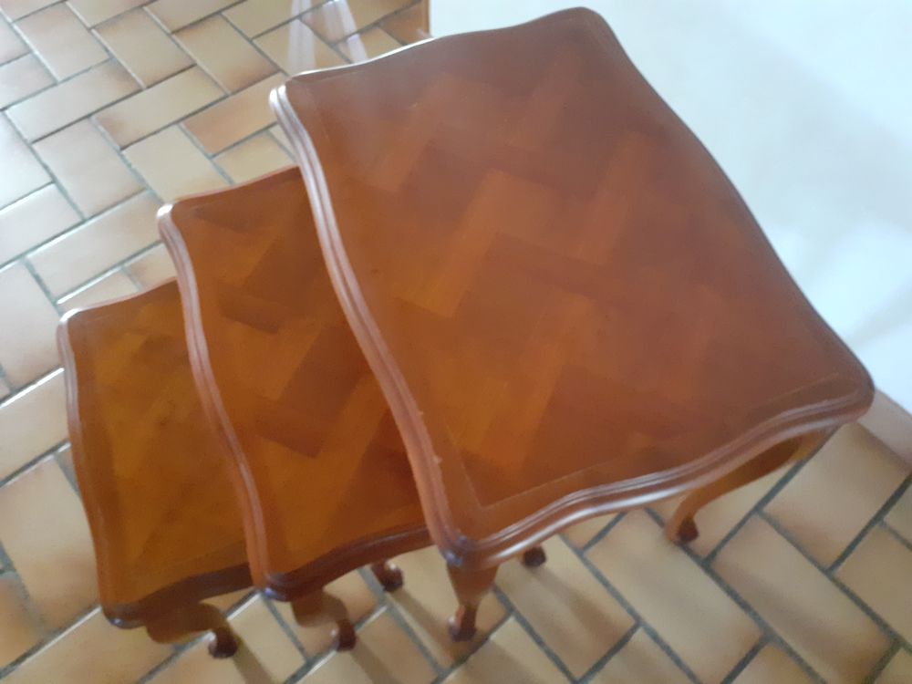 3 TABLES GIGOGNES Meubles