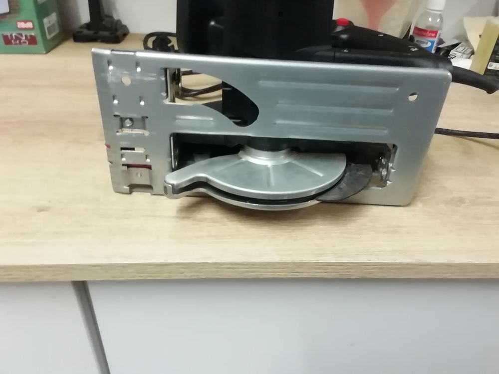 Scie circulaire &eacute;lectrique portative SKILSAW 700w Bricolage