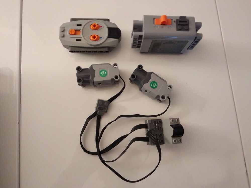 Robot technic t&eacute;l&eacute;command&eacute; Jeux / jouets
