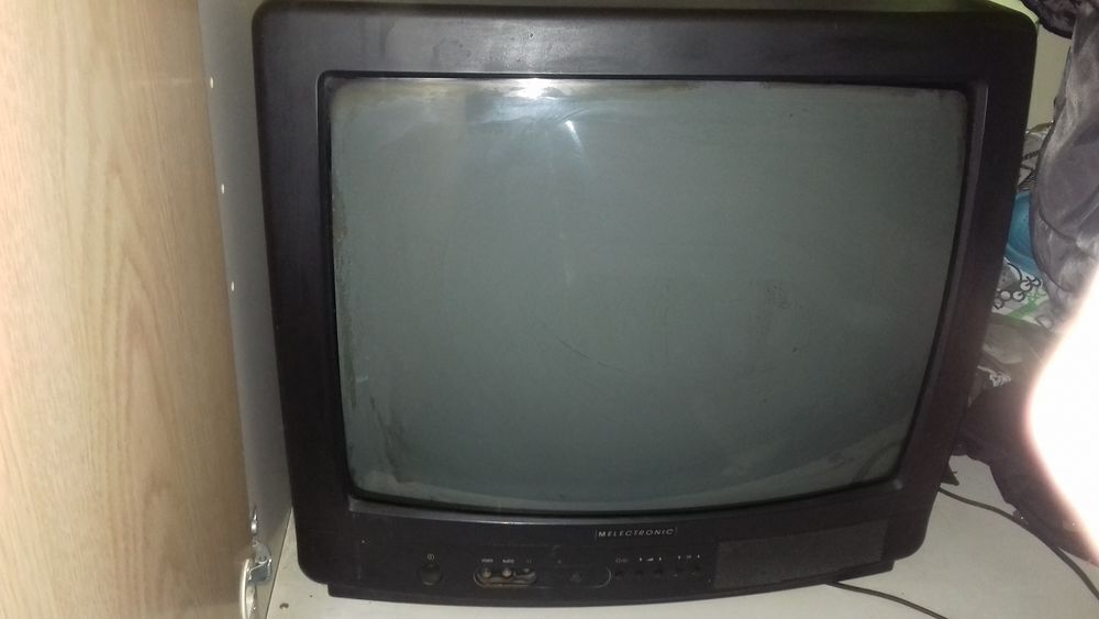 Televiseur Electronic 46/ 43 noir Photos/Video/TV