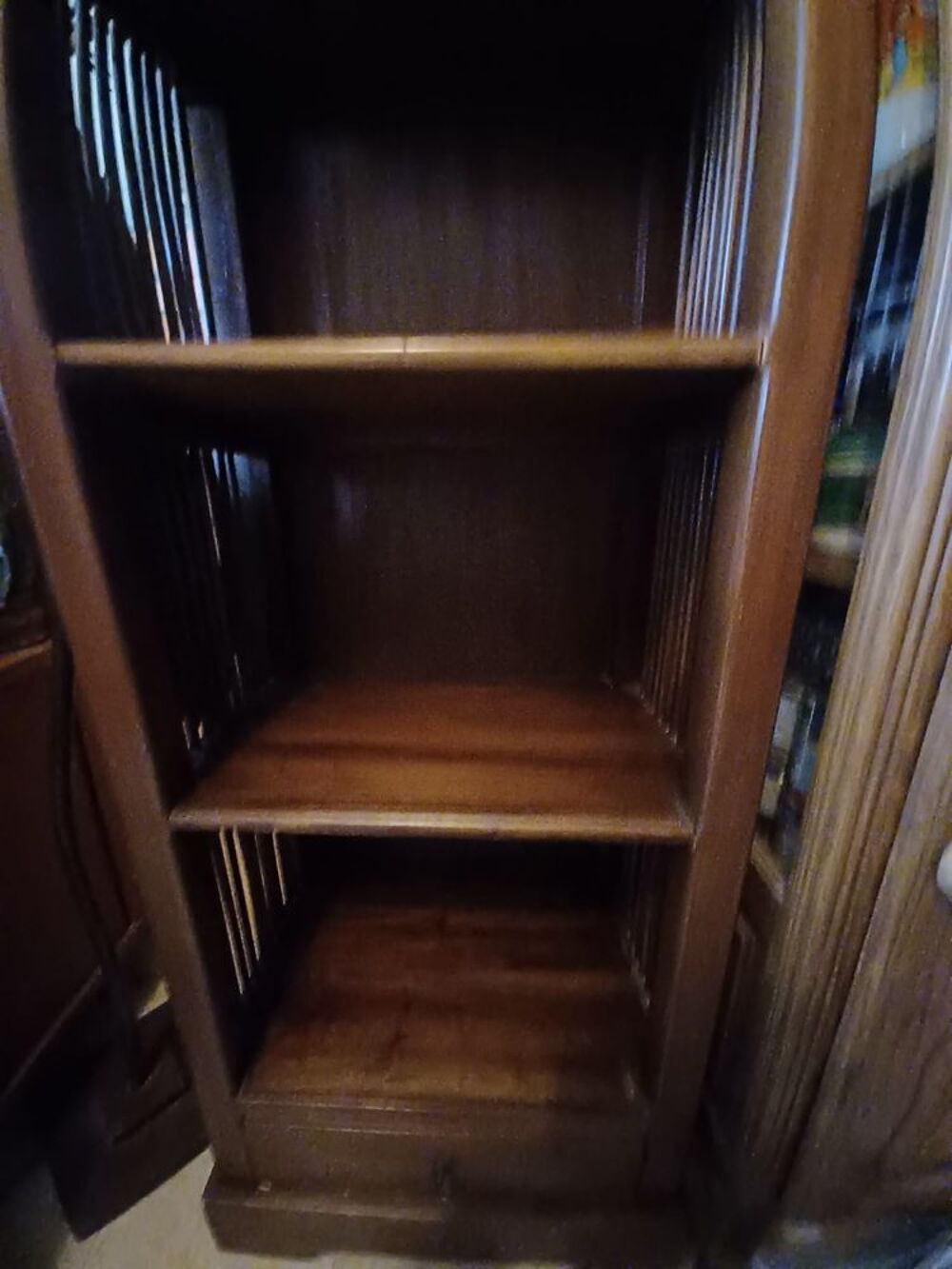 BIBLIOTHEQUE INDONESIENNE EN BOIS MASSIF Meubles