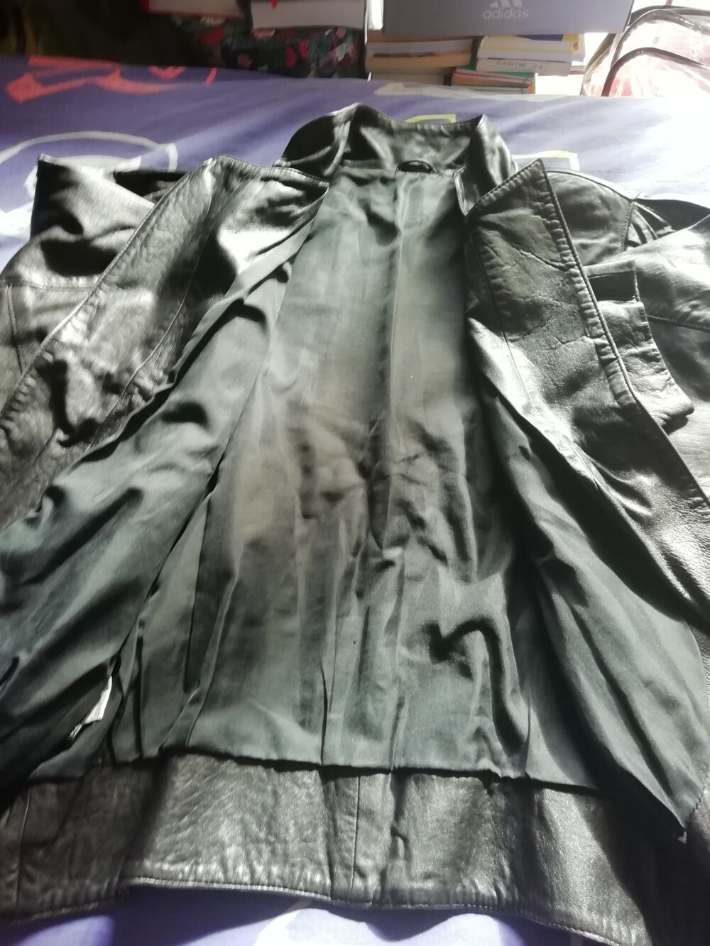 Blouson veste cuir crois&eacute;e T. 40 /42
Vêtements
