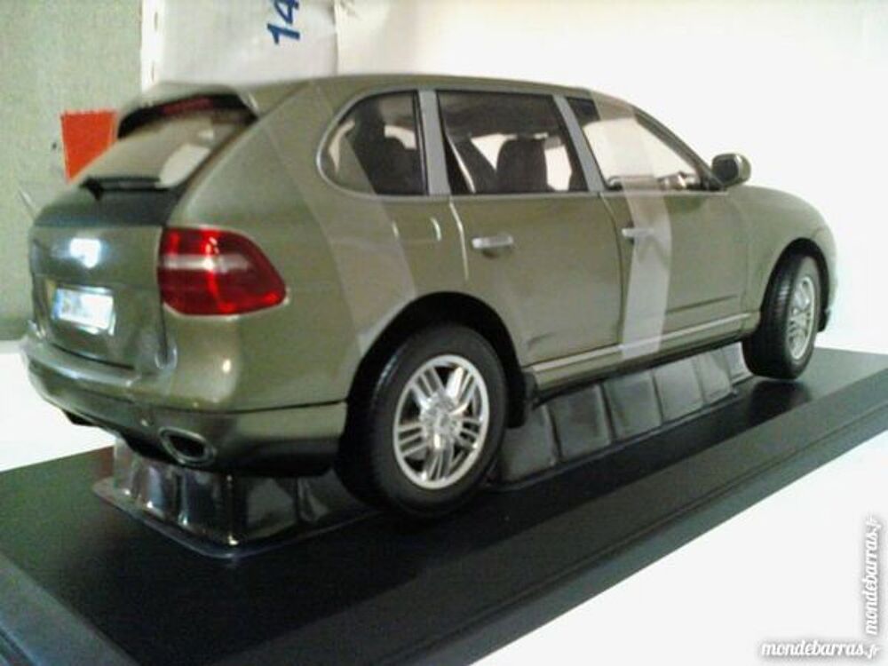 Porsche Cayenne S vert 1/18 Norev Neuf Boite Jeux / jouets