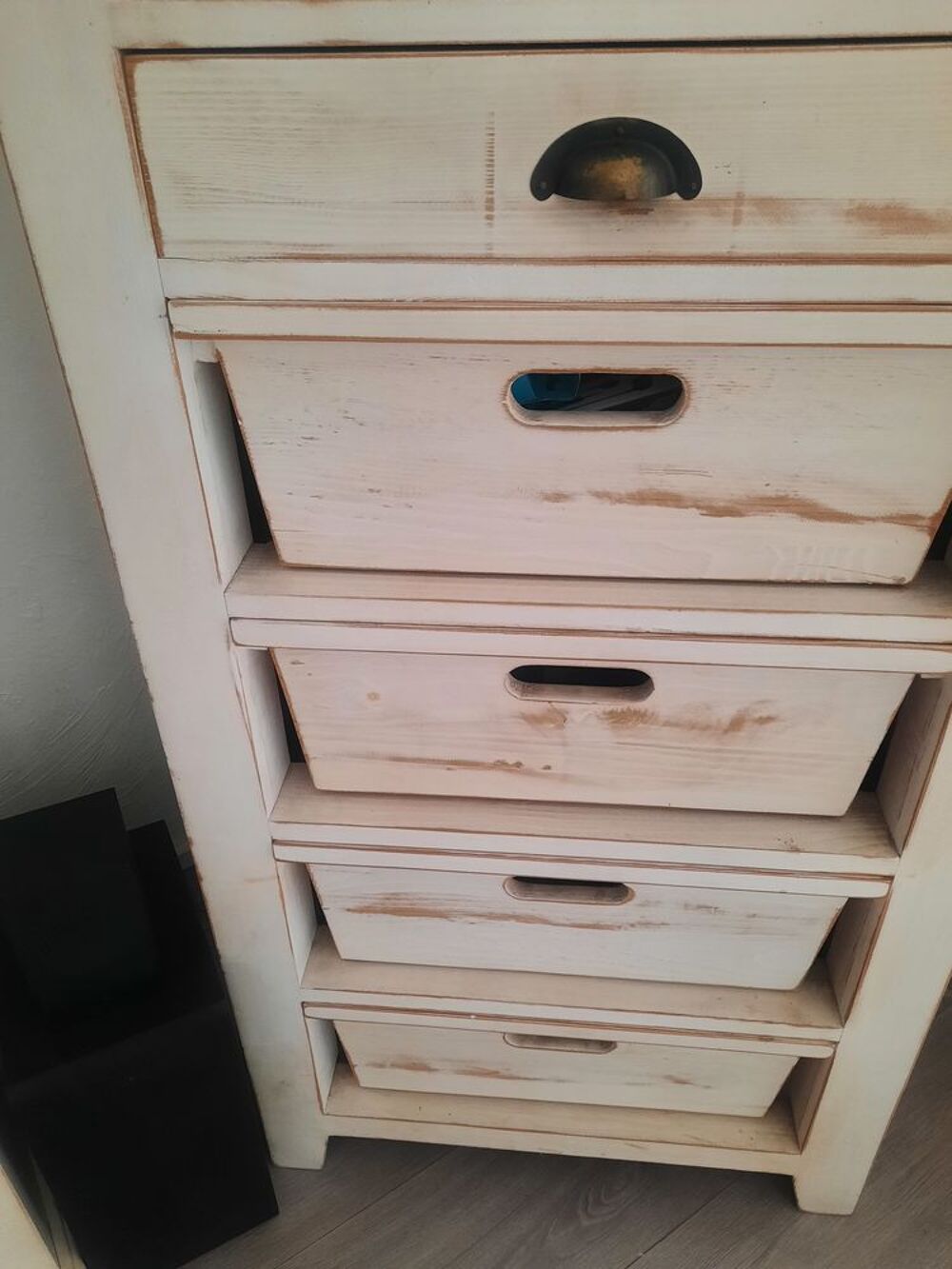Meuble chiffonnier en bois blanc vieilli Meubles