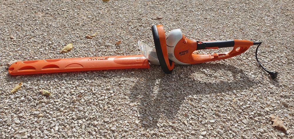 Taille haie &eacute;lectrique Stihl HSE71 Jardin