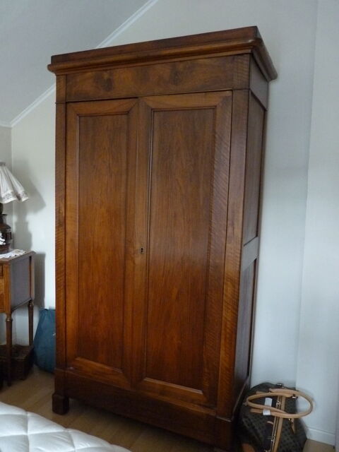 ARMOIRE  EN  CHENE 130 Chennevières-sur-Marne (94)