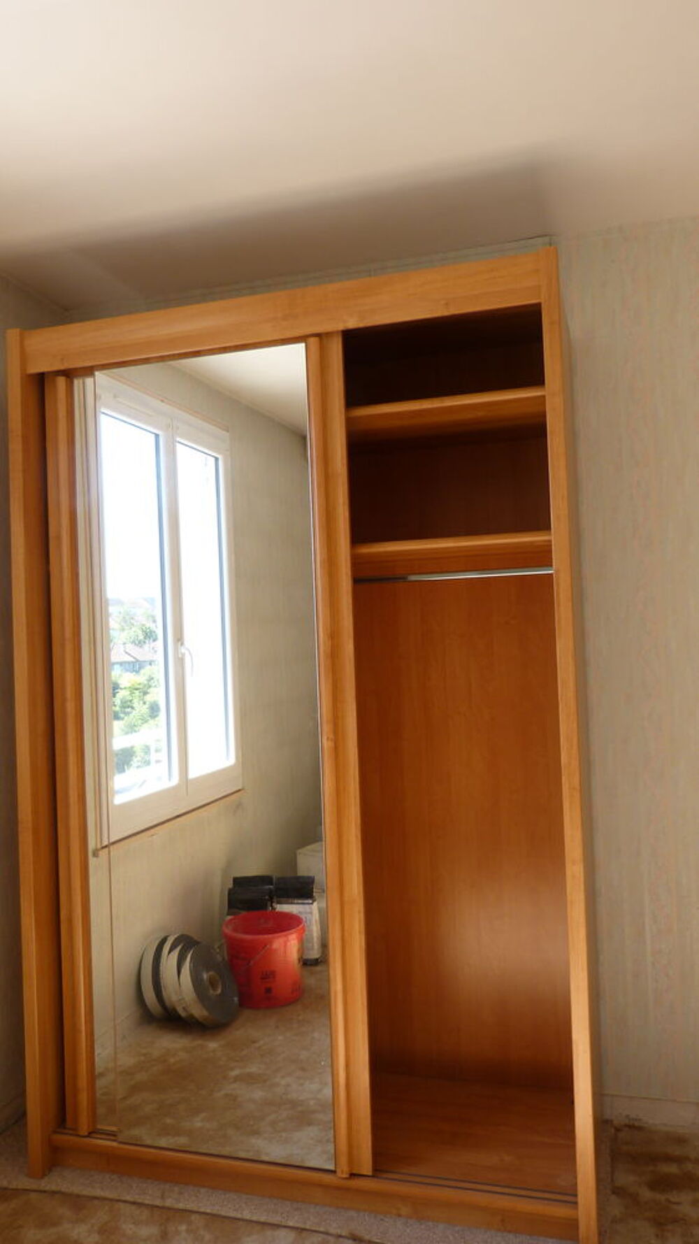 tr&egrave;s belle armoire penderie Meubles