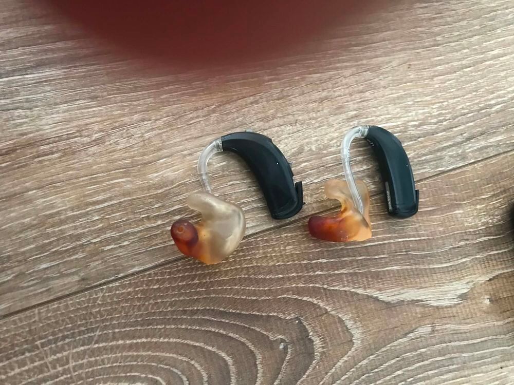 Deux appareils auditifs : Phonak Naida B30-UP Téléphones et tablettes