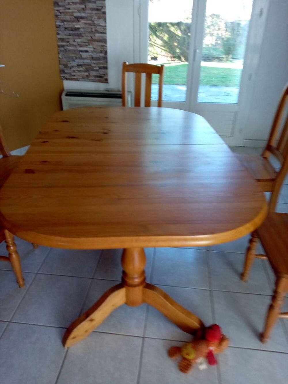 Table et chaises pin massif Meubles