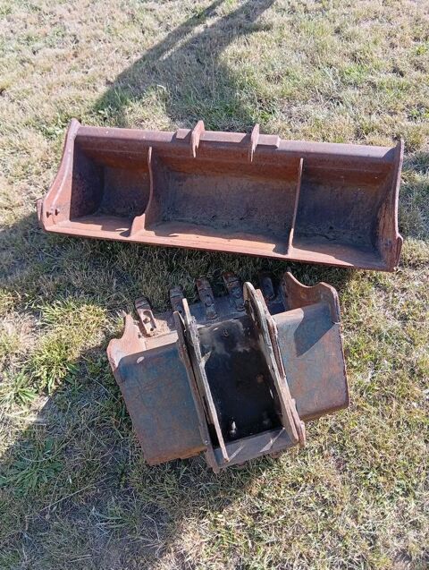 Godet bobcat. 1800 07200 Aubenas