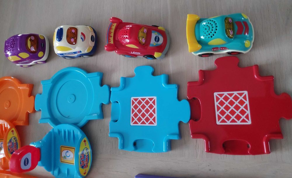 2 circuits TutTut bolides avec voitures Jeux / jouets
