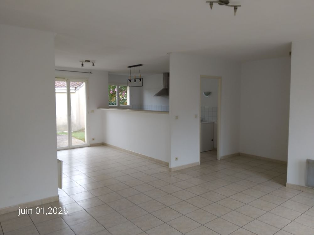 Location Maison PESSAC Plain pied 2 chambres gd séjour jardin Pessac