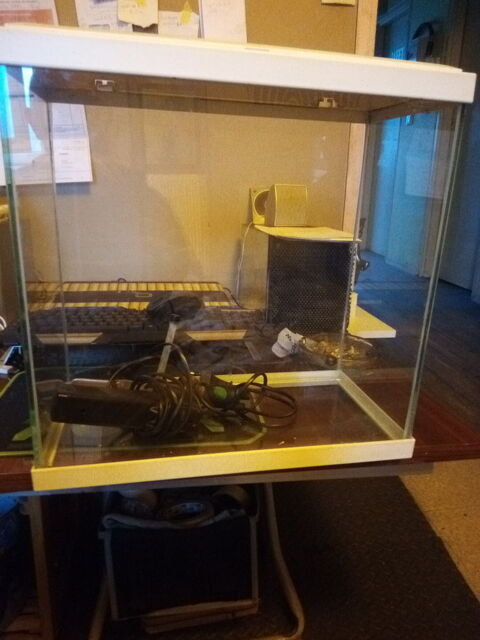 Aquarium avec pompe et rsistance 15 Montceau-les-Mines (71)