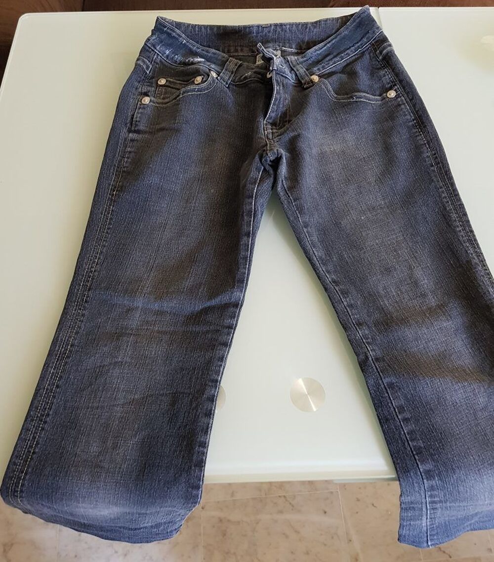 jean vogue taille 40 bon &eacute;tat 
Vêtements