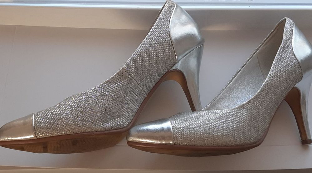 CHAUSSURES DE FETES ARGENTEES Chaussures