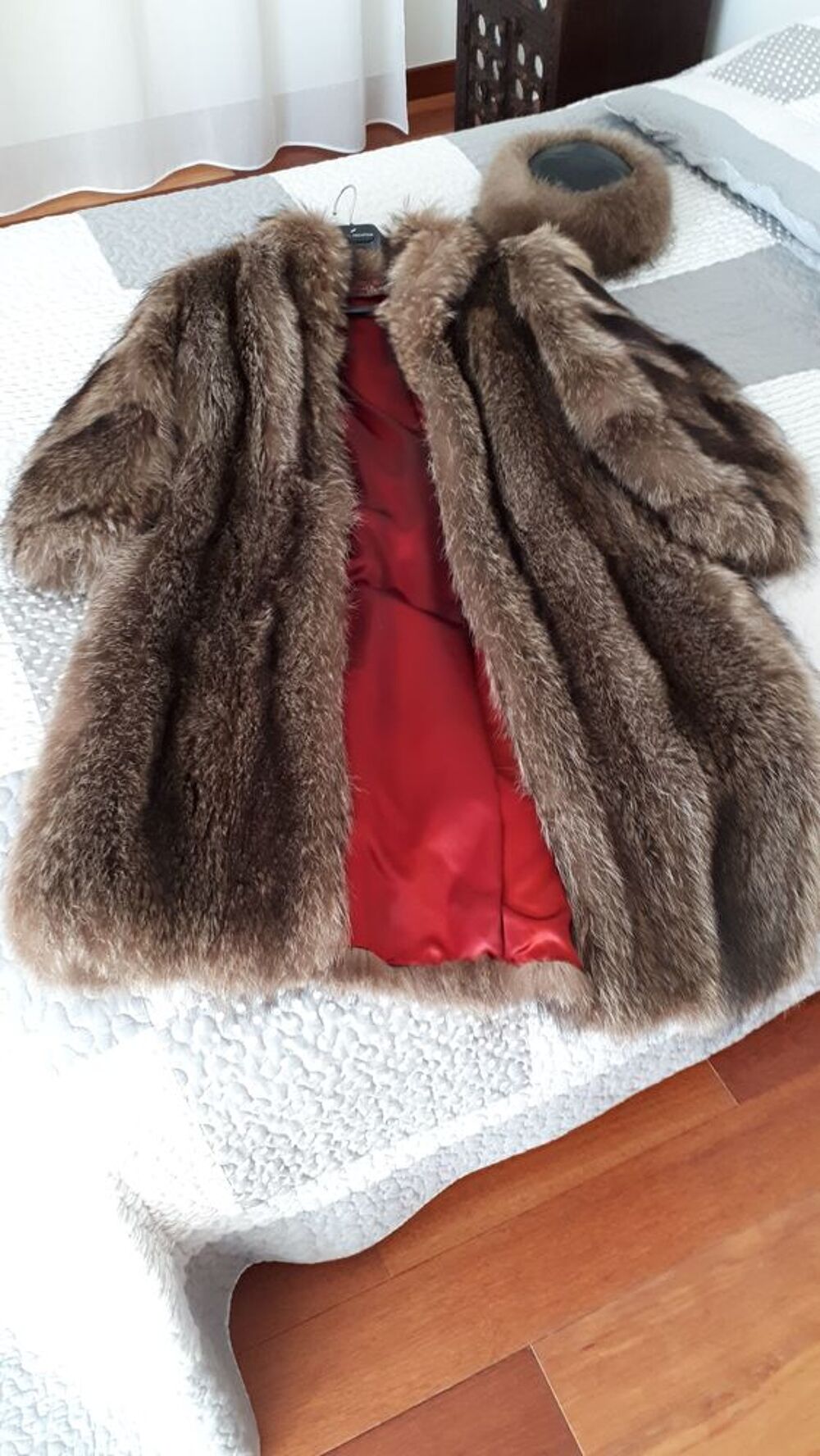 Tr&egrave;s beau manteau en Marmotte Vêtements