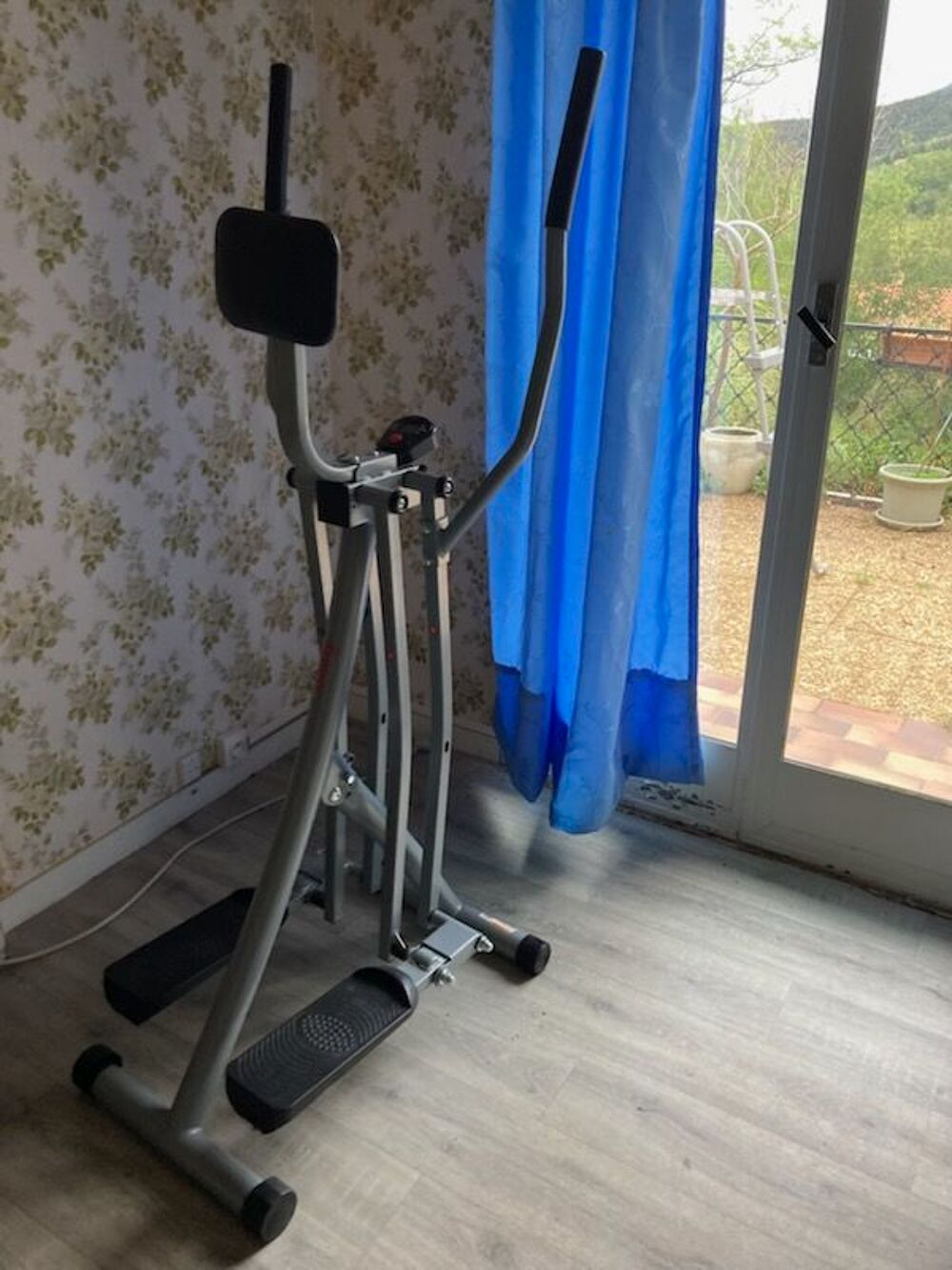 VELO ELLIPTIQUE NEUF Sports