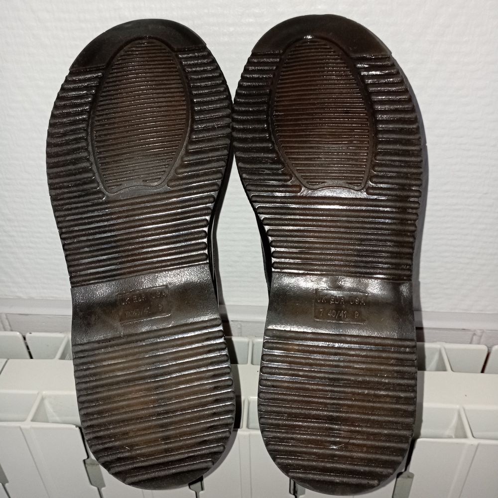 Boots vernis noir T40/41 Chaussures