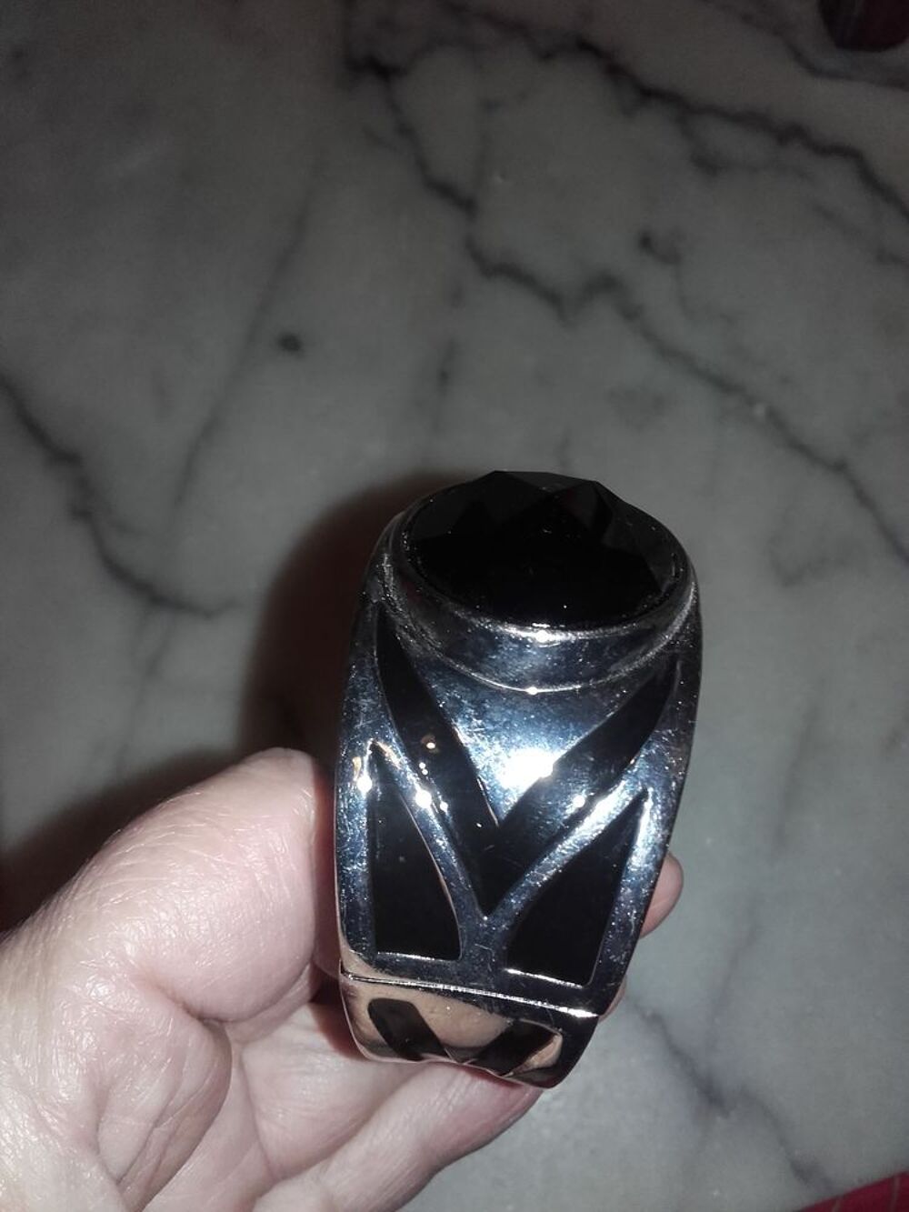 manchette en m&eacute;tal argent&eacute; Bijoux et montres