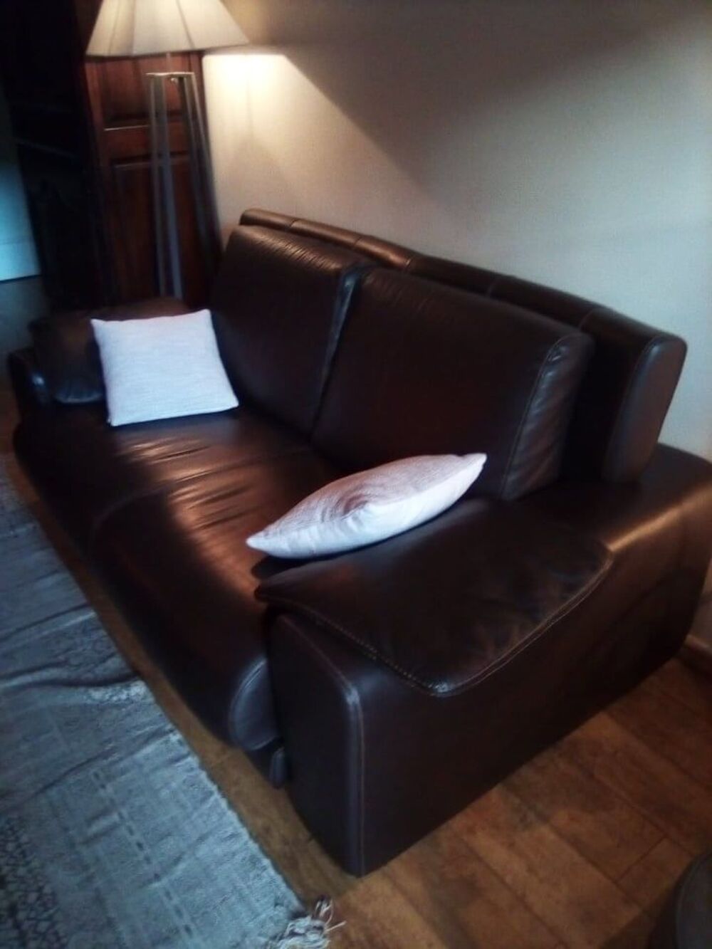 Beau canap&eacute; en cuir Meubles