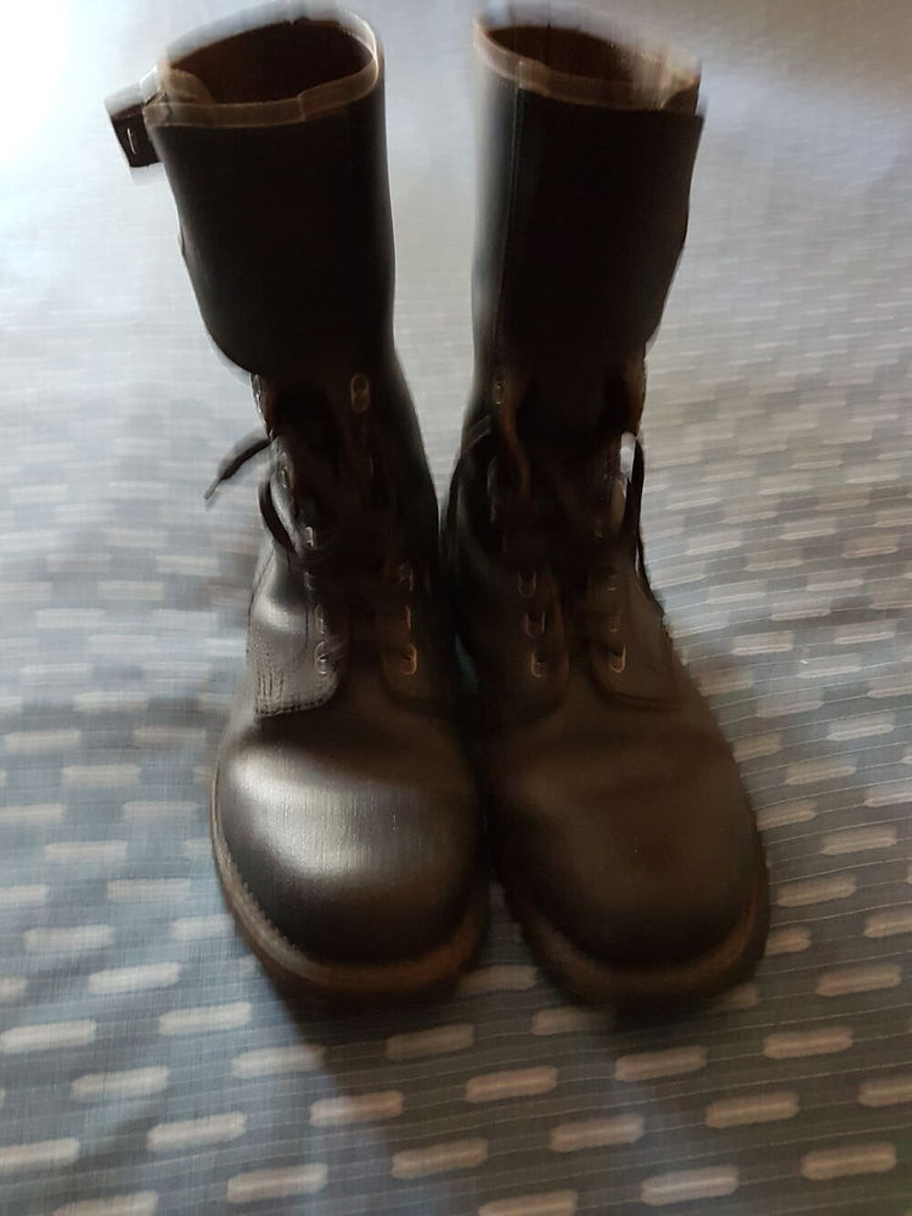 RANGERS TAILLE 43 QUASI NEUVES Chaussures