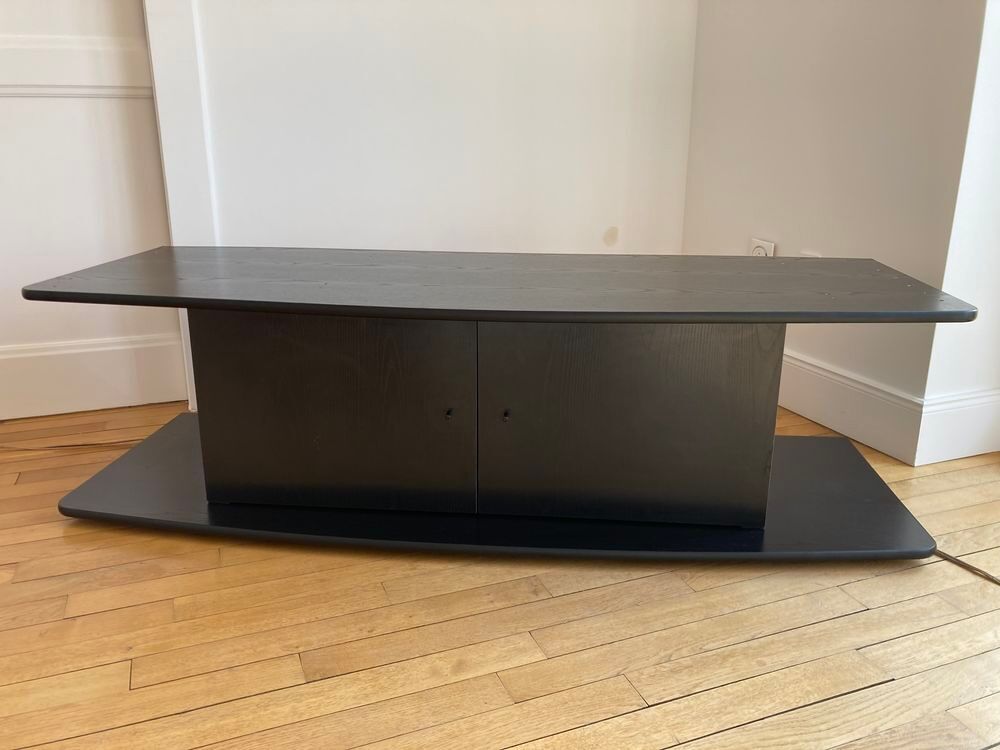 meuble de t&eacute;l&eacute; noir bois noir avec rangement int&eacute;rieur Meubles