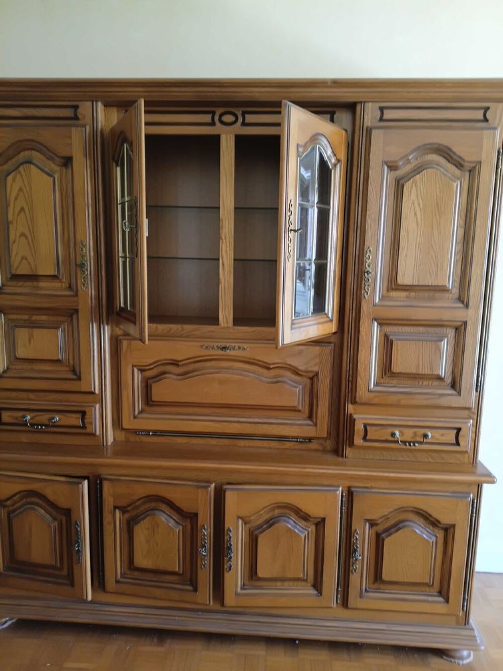 buffet de salle a manger en chene 1,85par 2,08 par 45 Meubles
