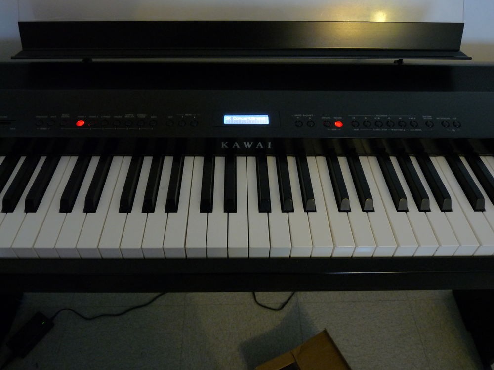 PIANO NUMERIQUE DE MARQUE KAWAI Instruments de musique