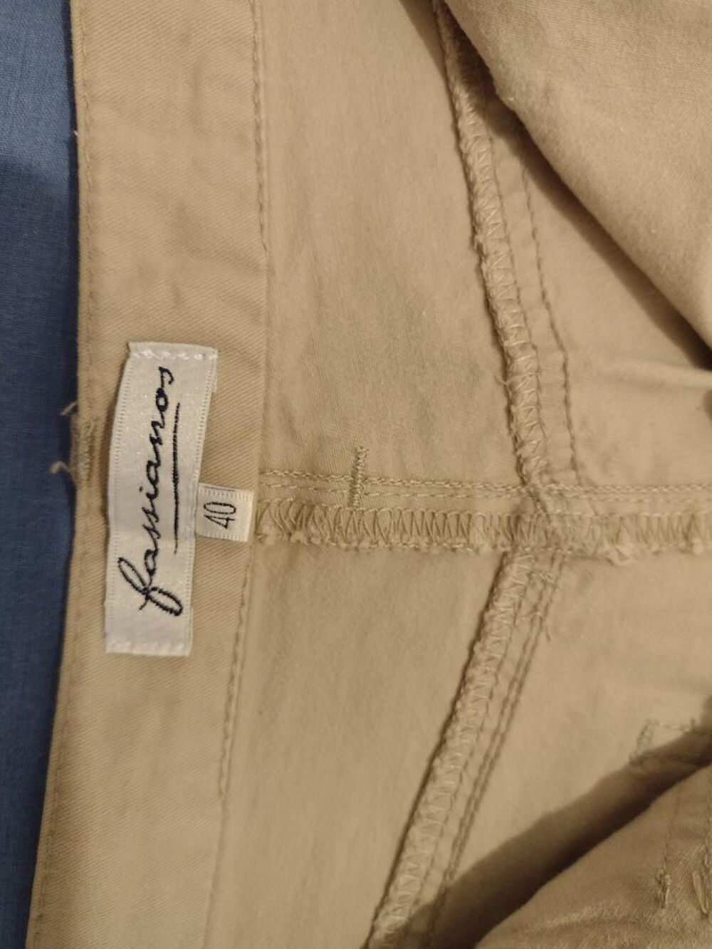 
Pantalon court &eacute;cru Vêtements