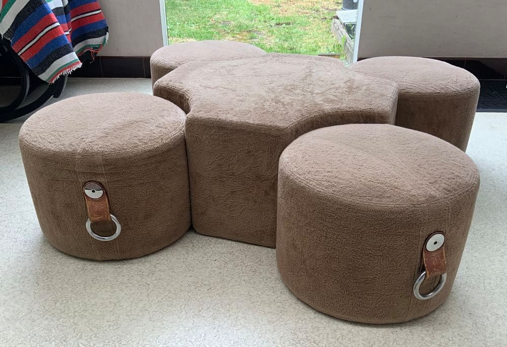 Table basse et 4 poufs GUIDO FALESCHINI pour HERMES Meubles