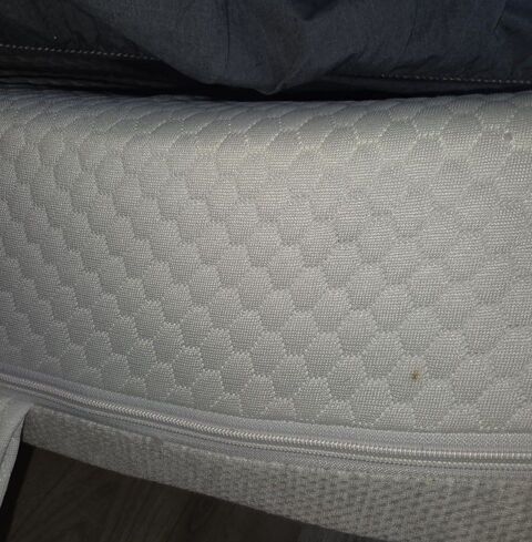 Matelas en mousse 140x190 cms Diametre 16 cms. 40 Lille (59)