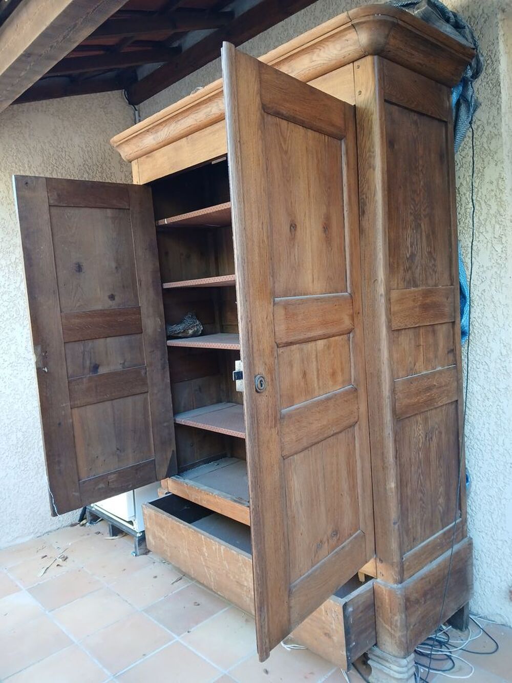 Armoire en bois &agrave; deux portes
Armoire ch&ecirc;ne H 223 P 53 L 156 Meubles
