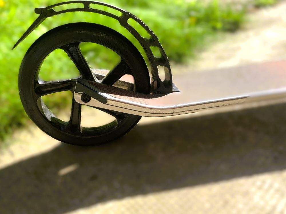 Trottinette Oxelo MID9 rose pliable avec b&eacute;quille + casque - Sports